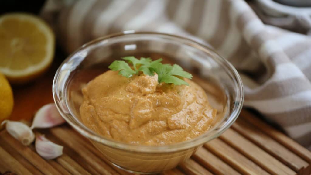 vegane Mayonnaise eifrei in Glasschüssel