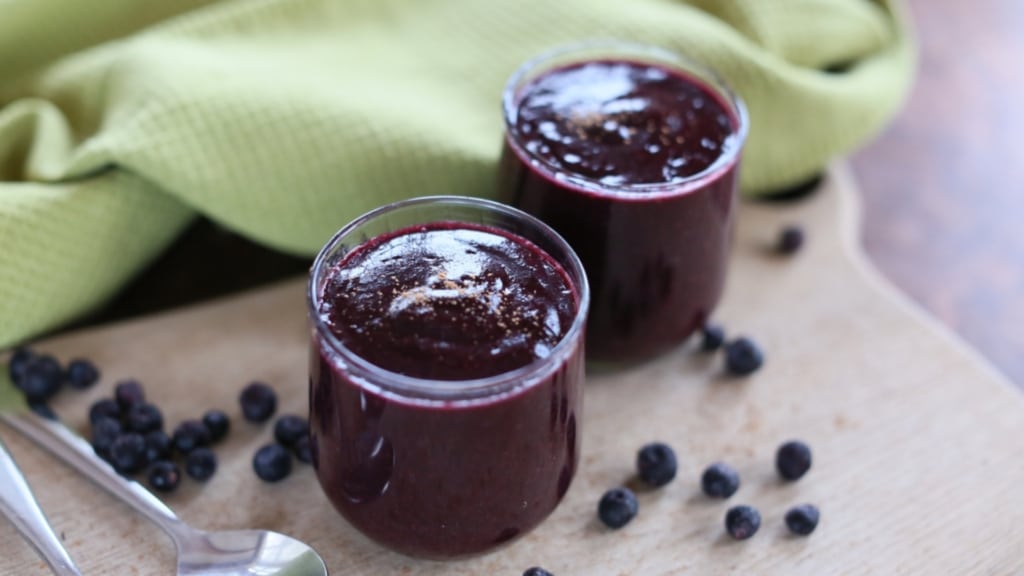 2 Gläser Wilde Blaubeeren Joghurt