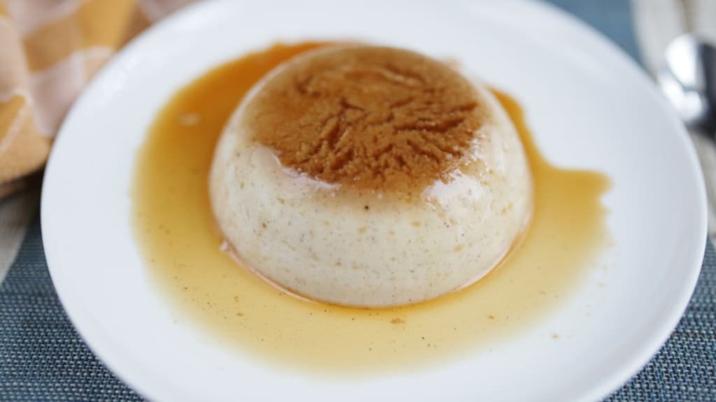 Piatto da portata con crème caramel