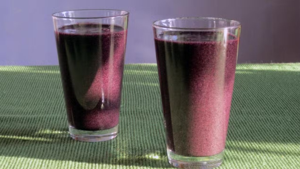 Verres avec Smoothie Détox Heavy Metal